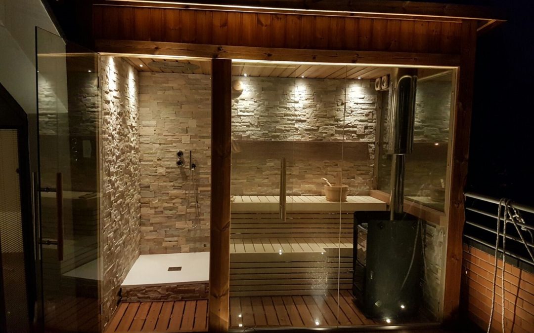 Sauna da su terrazzo con doccia emozionale in Veneto