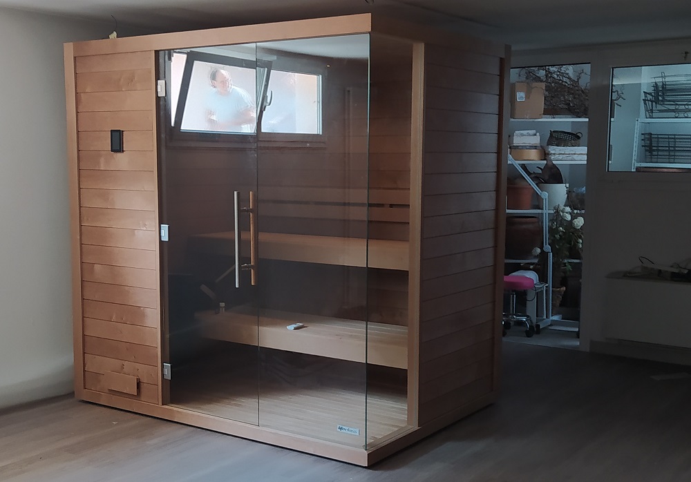 sauna finlandese con biosauna con vetrata