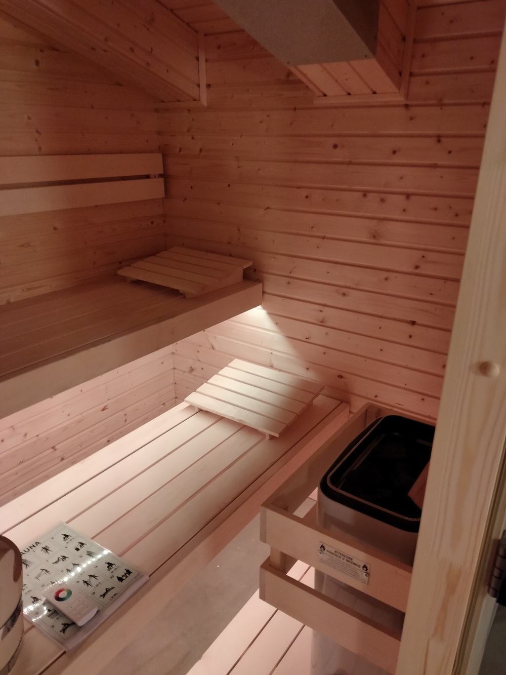 sauna tetto inclinato su misura