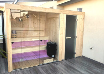 sauna da esterno con doccia