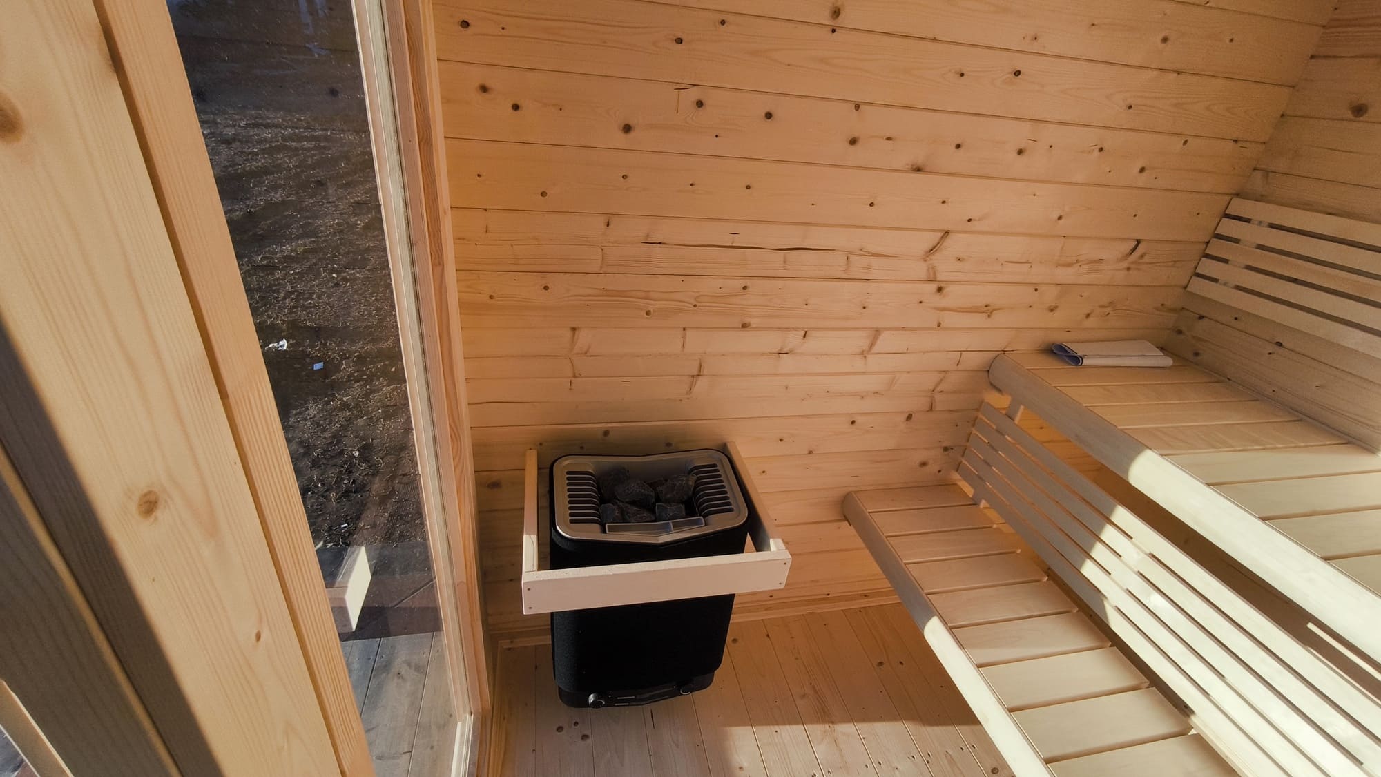 sauna da giardino con stufa elettrica finlandese