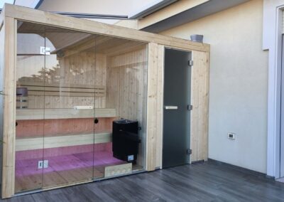 sauna per terrazzo con cromoterapia e stufa elettrica Tylo