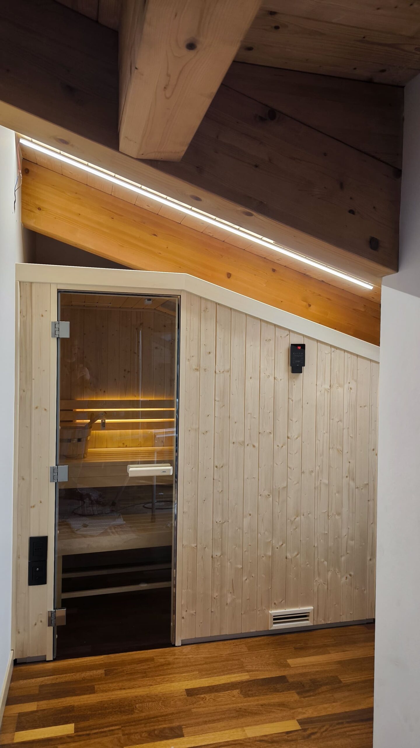 sauna tetto inclinato Milano