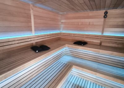 sauna finlandese con cromoterapia per hotel