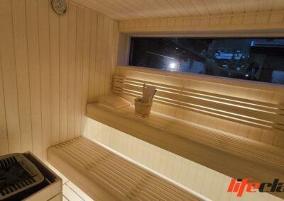 ampia vetrata per sauna per casetta mobile