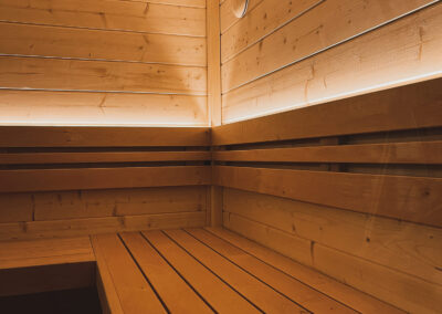 vetrata per sauna ad angolo