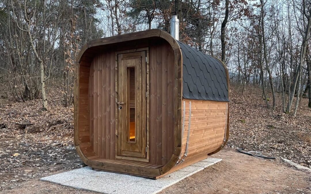 Sauna nel bosco: un rifugio di relax tra le colline del Trentino