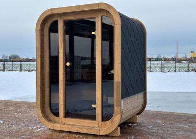 sauna piccola con vetrata da terrazzo