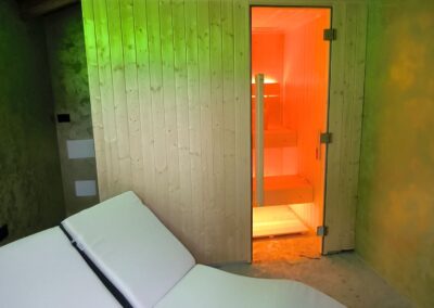 sauna con cromoterapia Tylo per depandance