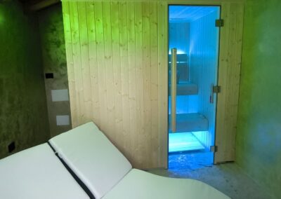 sauna e lettini per depandance