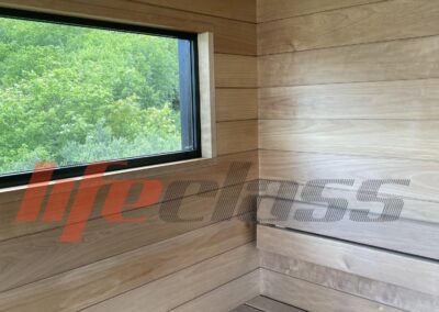 vista interna sauna da giardino panoramica in termo aspen