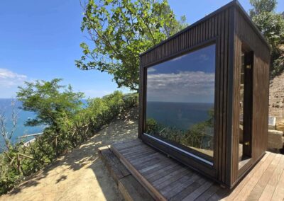 Sauna Modern Lux Aurora con vista mare