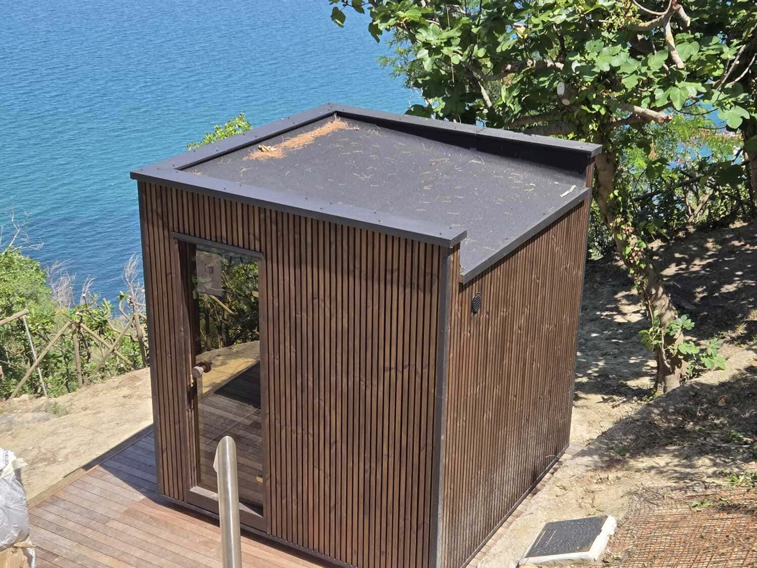 Sauna da esterno Modern lux Aurora vista Mare dall'alto Sauna da esterno Modern lux Aurora vista Mare dall'alto