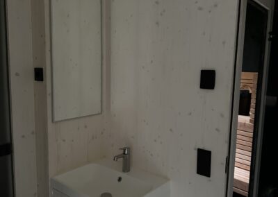 Sauna con bagno da esterno