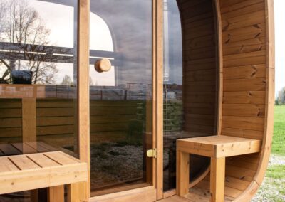 Sauna Caratello 240 con terrazzo da esterno ambientata 3