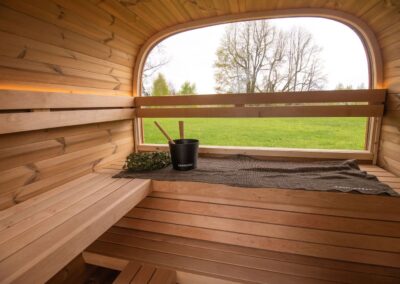 Sauna Caratello 240 con terrazzo da esterno vista vetrata grande