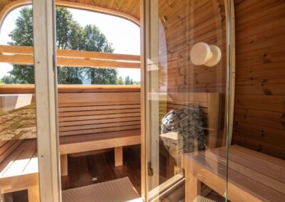 sauna Caratello da esterno economica con spogliatoio vista interna 2