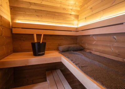 sauna Caratello da esterno economica con spogliatoio vista led