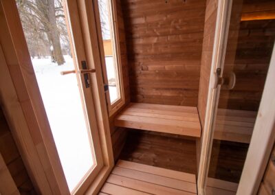 sauna Caratello da esterno economica con spogliatoio vista panche