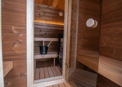 sauna Caratello da esterno economica con spogliatoio vista spogliatoio