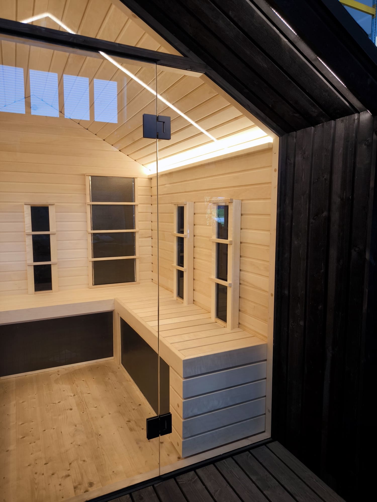 interno illuminato sauna da giardino ad infrarossi