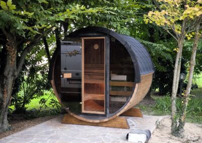 Sauna a botte da esterno in abete termotrattato 3-4 posti – compatta e funzionale