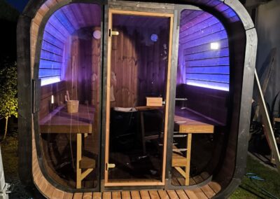 sauna da esterno Ice cube Lux con cromoterapia
