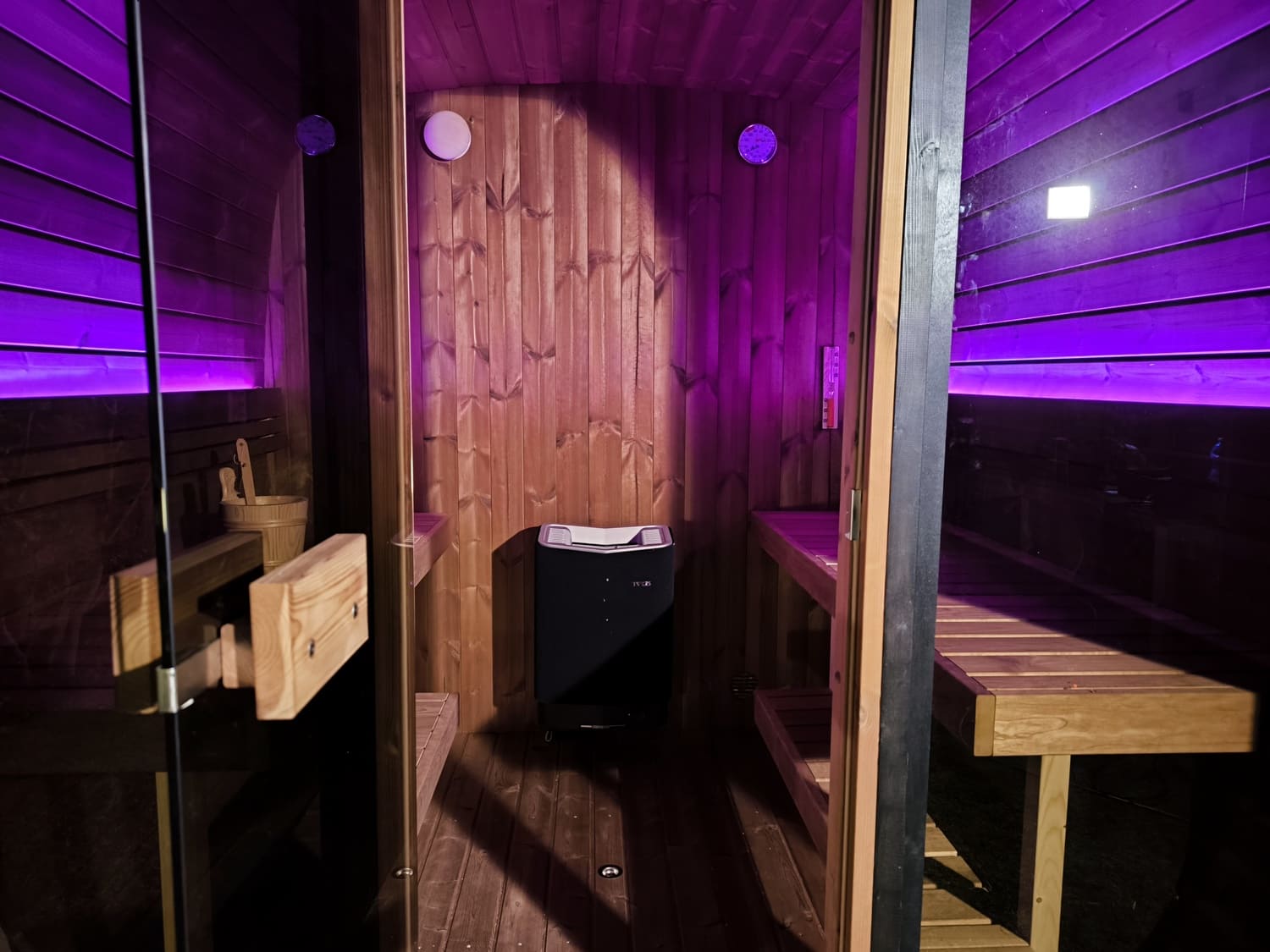 sauna da esterno Ice cube Lux vista interna sauna da esterno Ice cube Lux vista interna