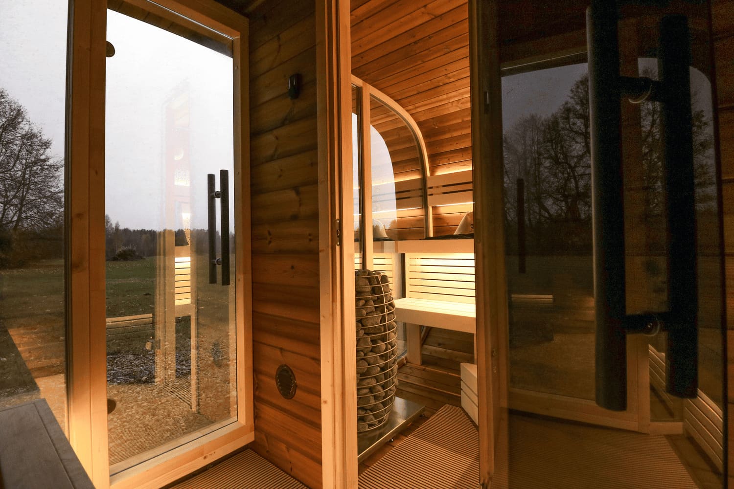 sauna da esterno round cube double interni 1