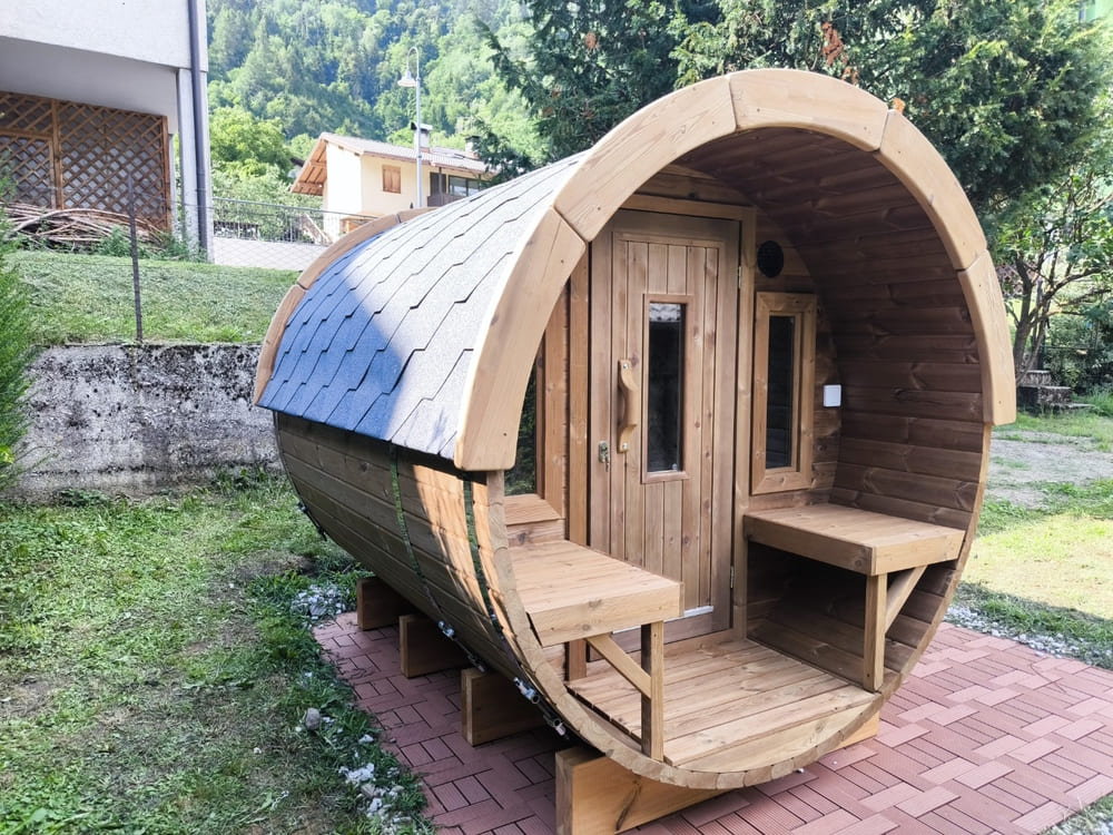 sauna a botte con stufa helo