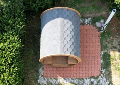 Sauna a botte in legno termotrattato con stufa Helo