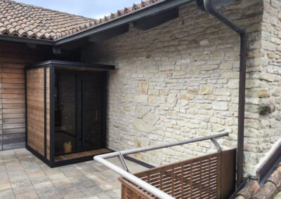 Sauna da esterno per terrazzo: Borealis 4 posti in una villa nelle Langhe