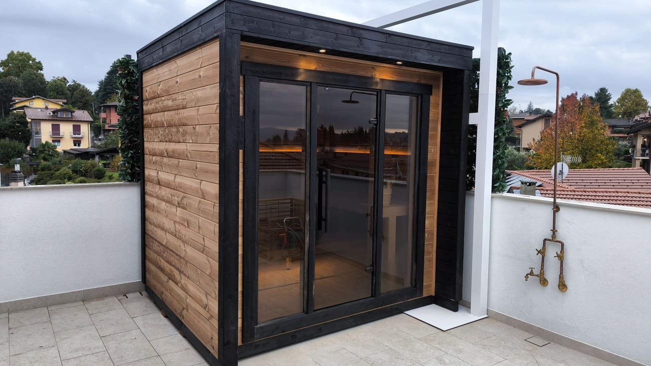 Piccola sauna per terrazzo in provincia di Varese