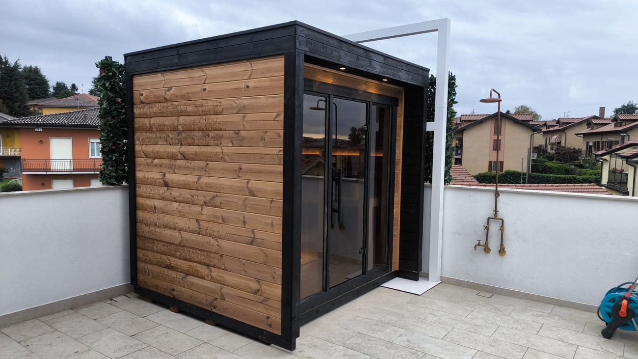 sauna con vetrata con vista
