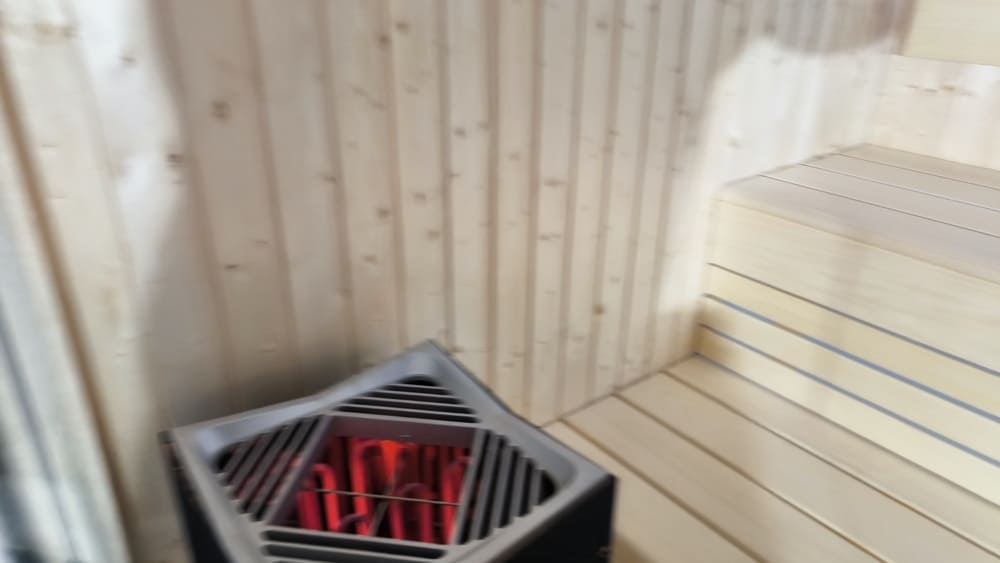 sauna con frontale vetrato: la nuova tylö harmony su misura in provincia di belluno
